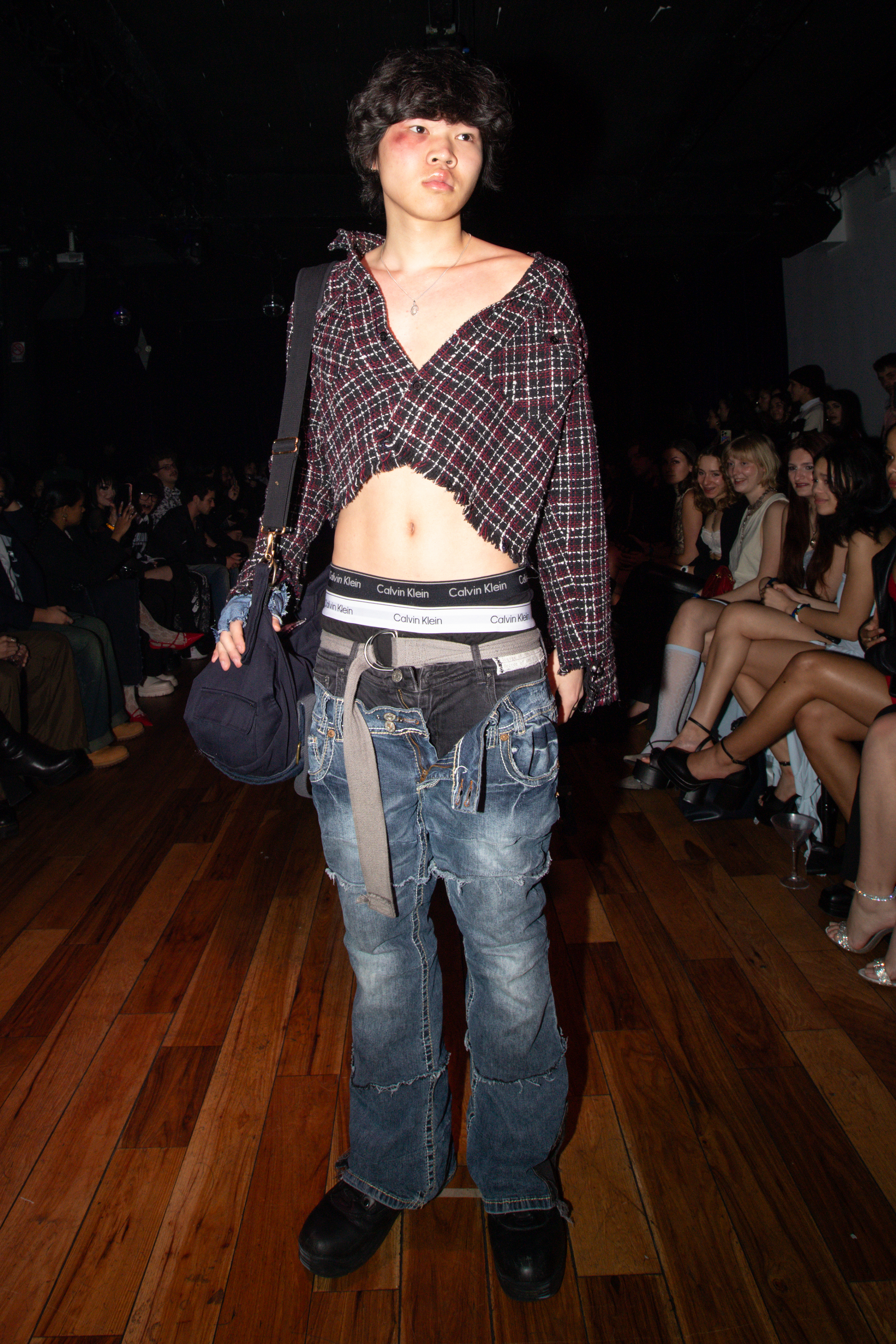 DOUBLE FLARED JEANS IN TRAILWASH DENIM